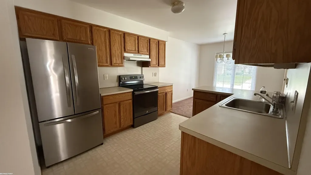 37515 Stonegate Circle Clinton Charter Township MI 48036