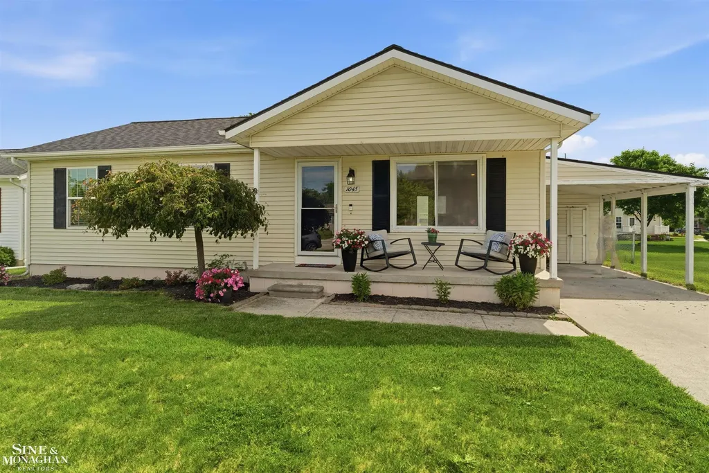 1045 April Lane Marysville City MI 48040