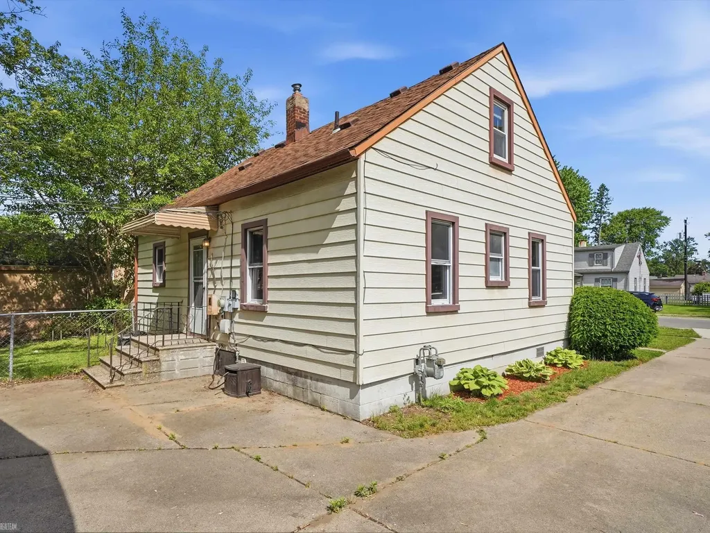 32629 Donnelly Street Garden City City MI 48135