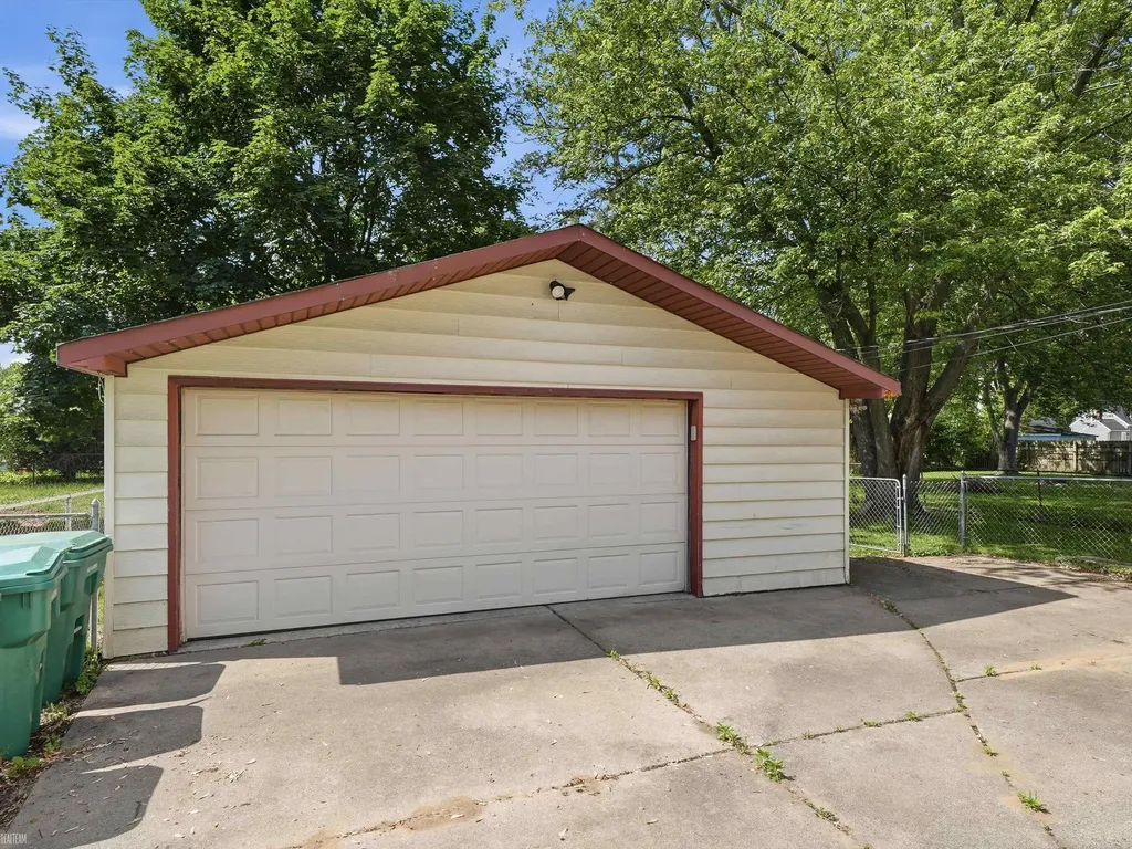 32629 Donnelly Street Garden City City MI 48135