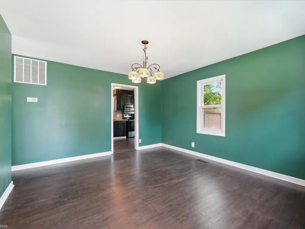 32629 Donnelly Street Garden City City MI 48135