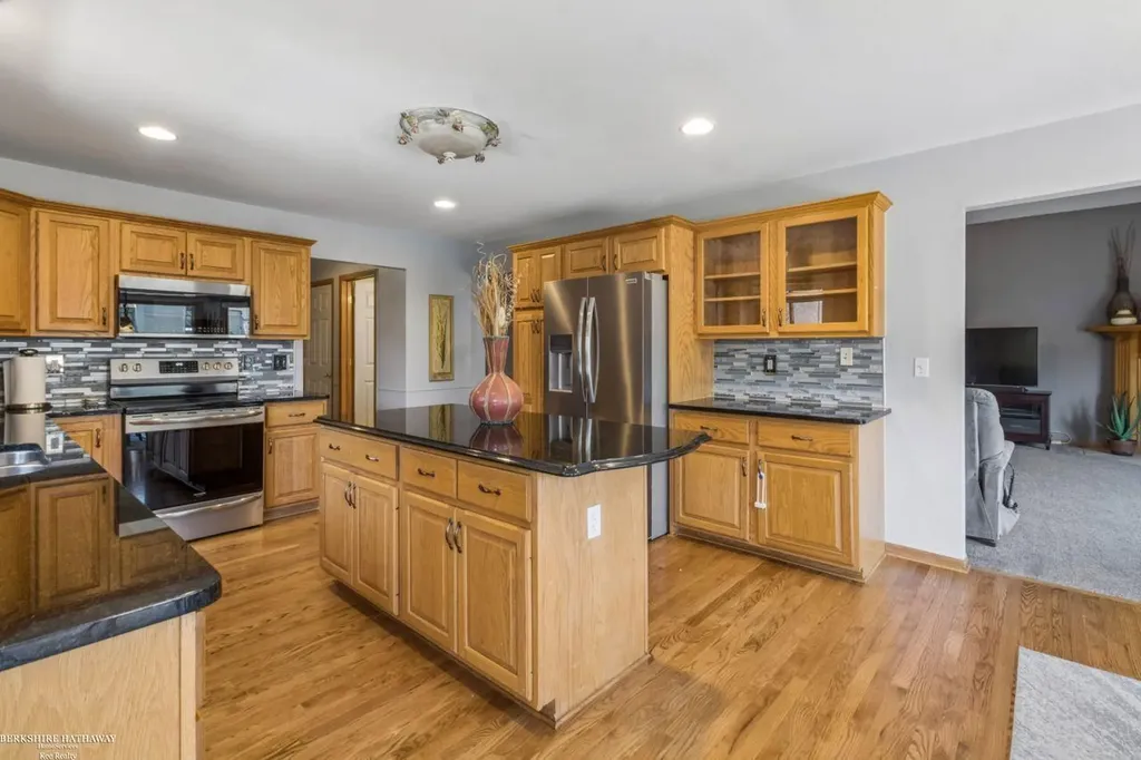 52688 Clinton Oak Lane Shelby Charter Township MI 48316