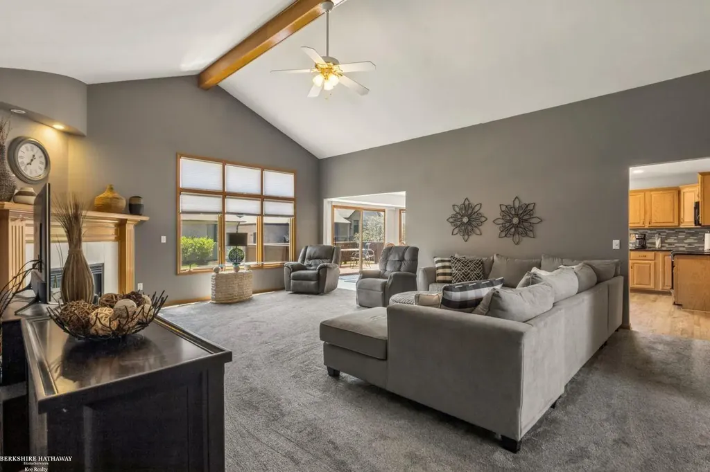 52688 Clinton Oak Lane Shelby Charter Township MI 48316