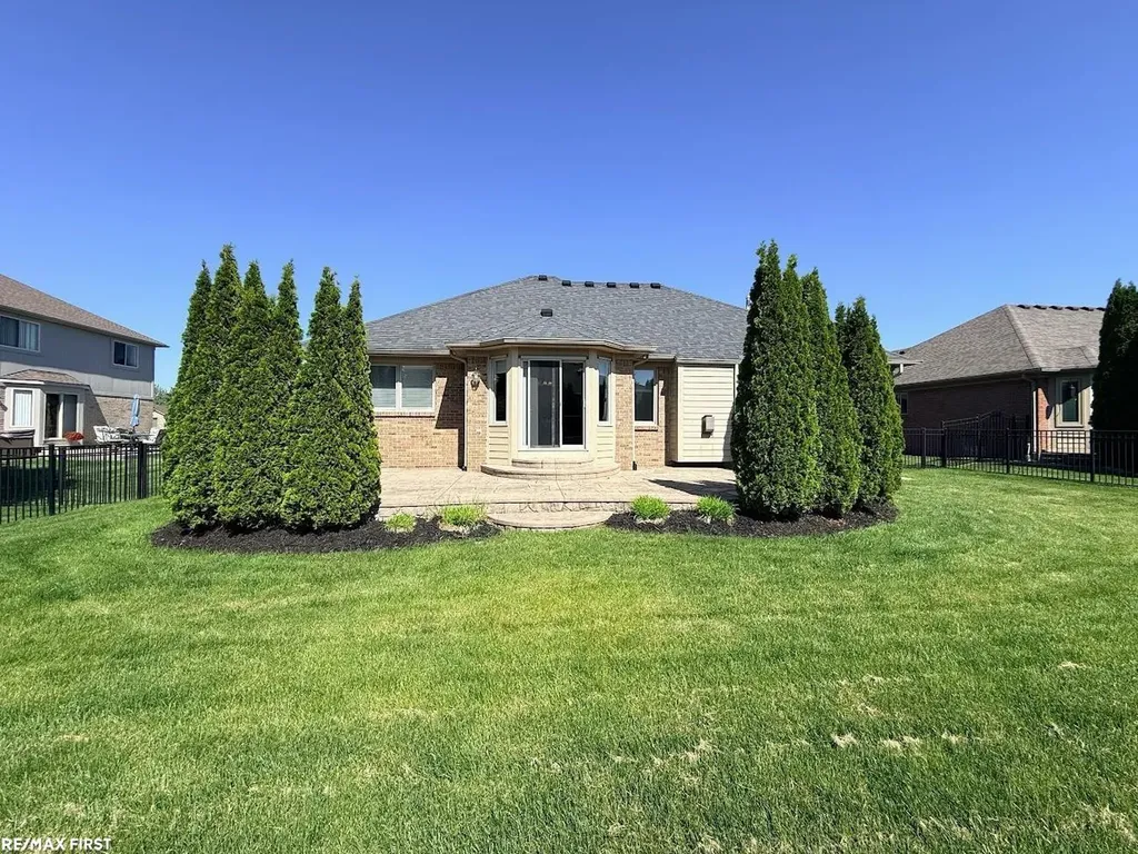 54419 Maple Leaf Drive New Baltimore City MI 48047