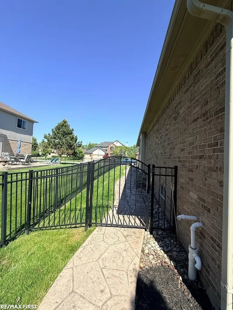 54419 Maple Leaf Drive New Baltimore City MI 48047