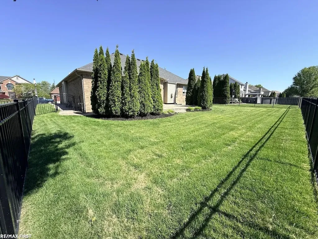 54419 Maple Leaf Drive New Baltimore City MI 48047