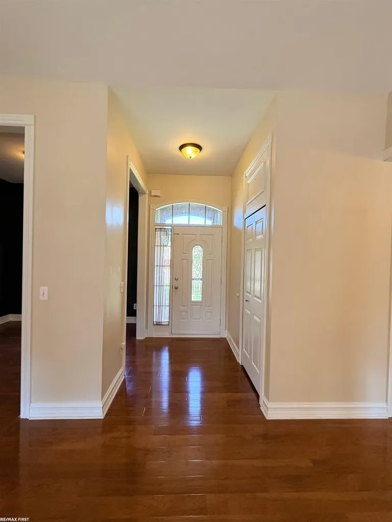 54419 Maple Leaf Drive New Baltimore City MI 48047