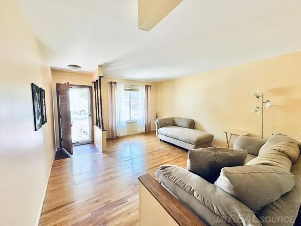 35427 Cathedral Drive Sterling Heights City MI 48312