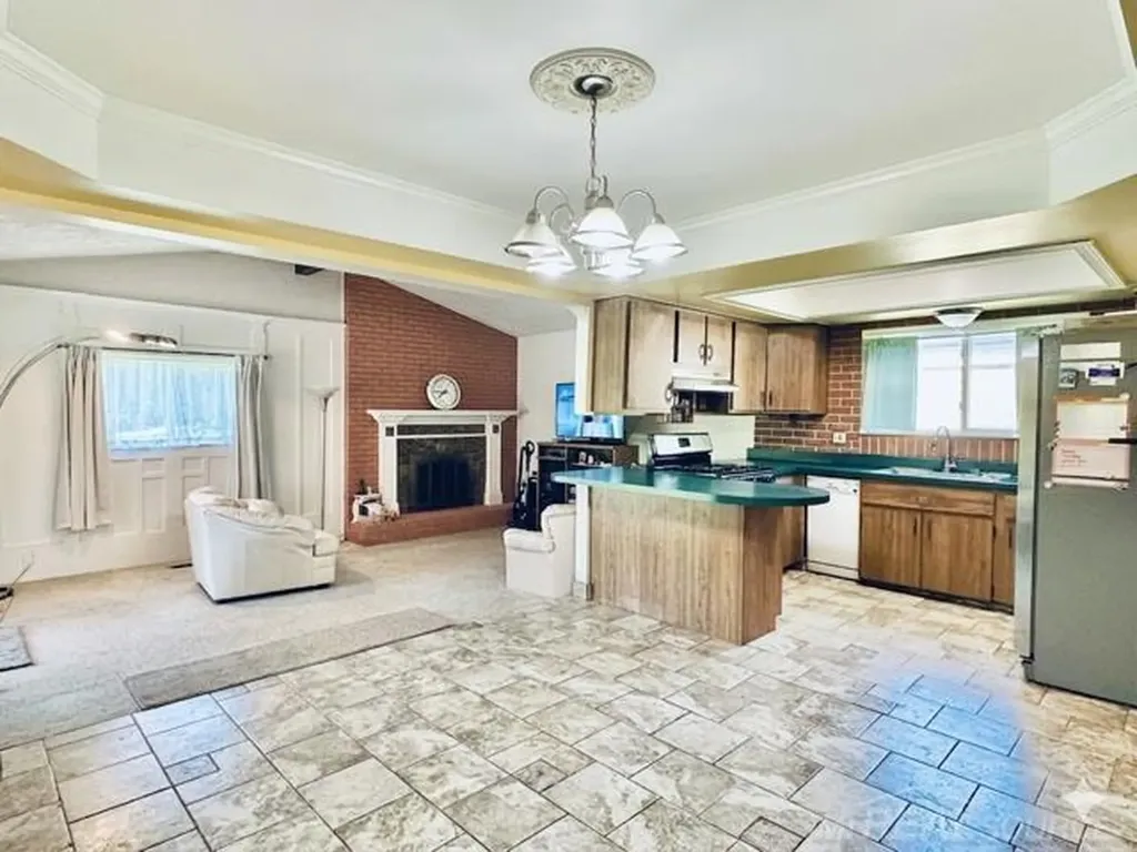 35427 Cathedral Drive Sterling Heights City MI 48312