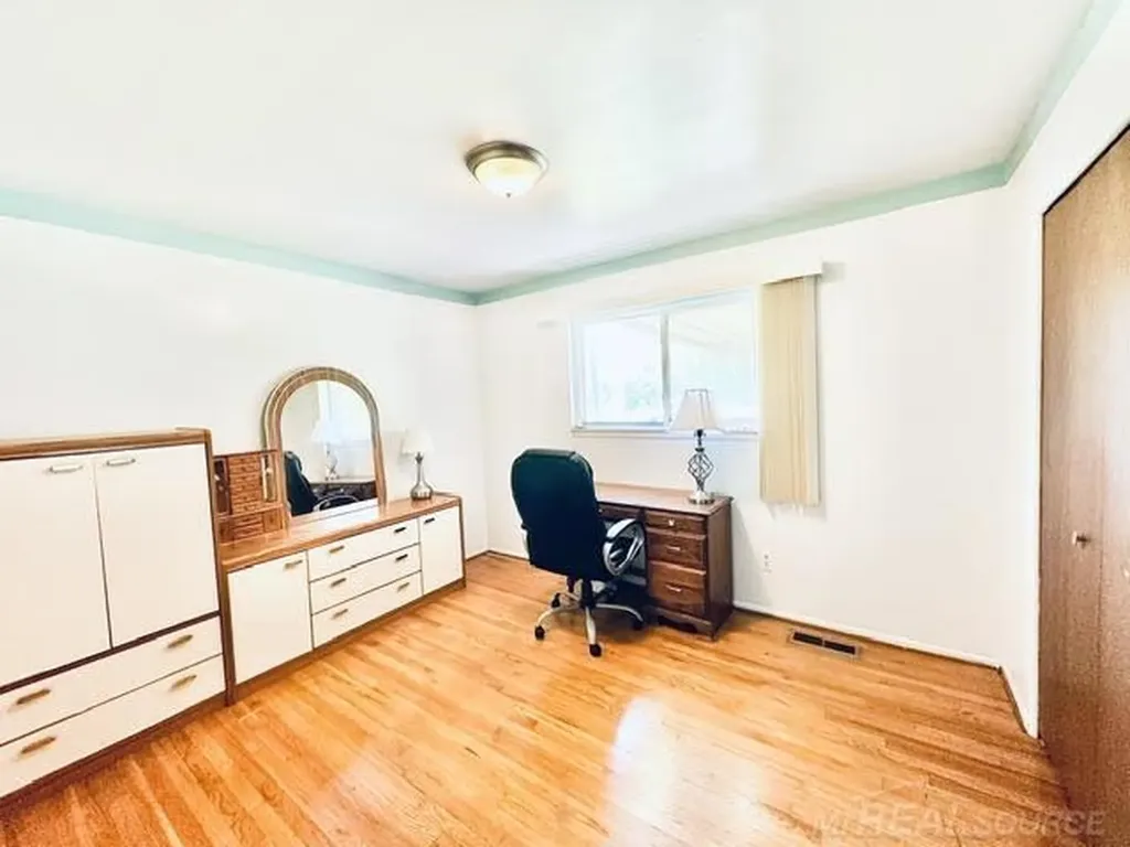 35427 Cathedral Drive Sterling Heights City MI 48312