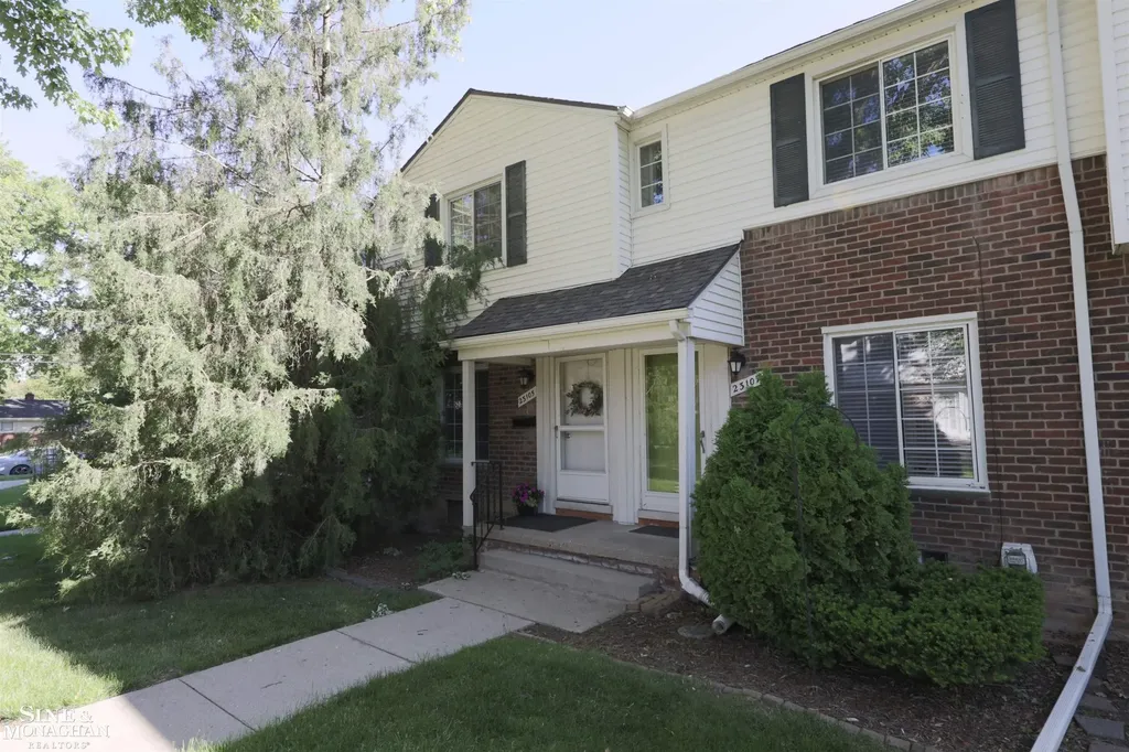 23107 Arthur Court St. Clair Shores City MI 48080