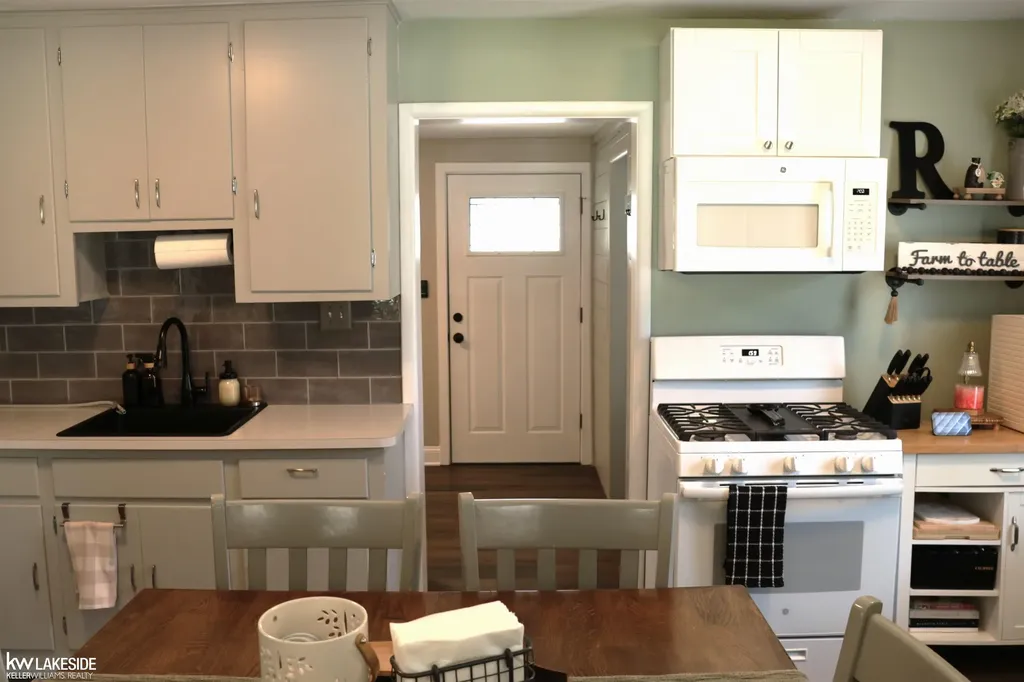 24695 Trombley Street Harrison Charter Township MI 48045