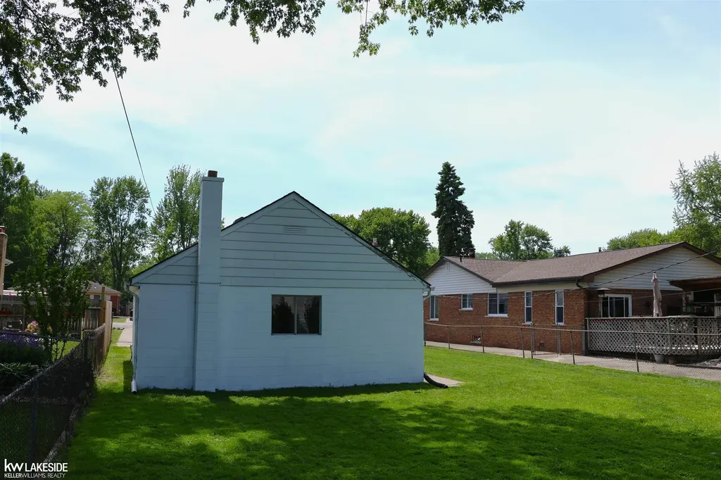 24695 Trombley Street Harrison Charter Township MI 48045