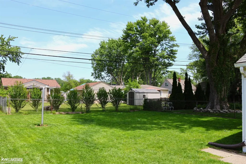 24695 Trombley Street Harrison Charter Township MI 48045