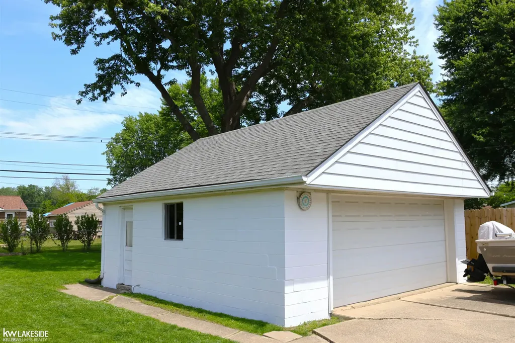 24695 Trombley Street Harrison Charter Township MI 48045