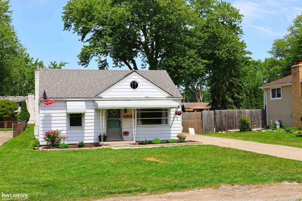 24695 Trombley Street Harrison Charter Township MI 48045