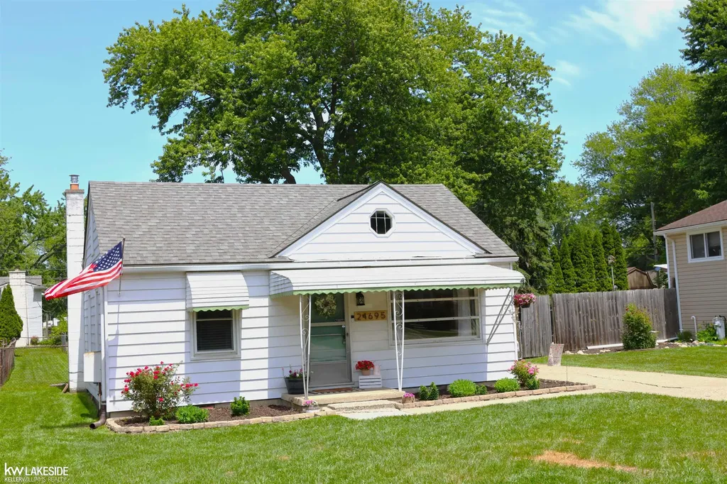 24695 Trombley Street Harrison Charter Township MI 48045