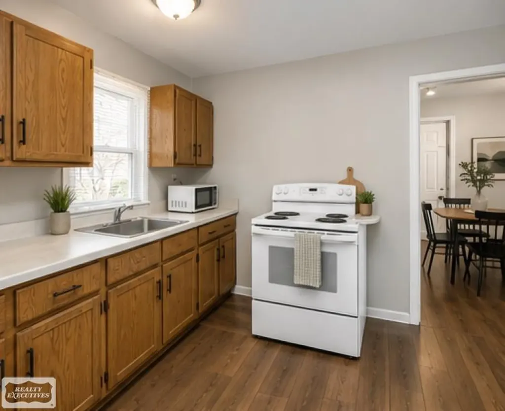 11011 Dodge Avenue Warren City MI 48089