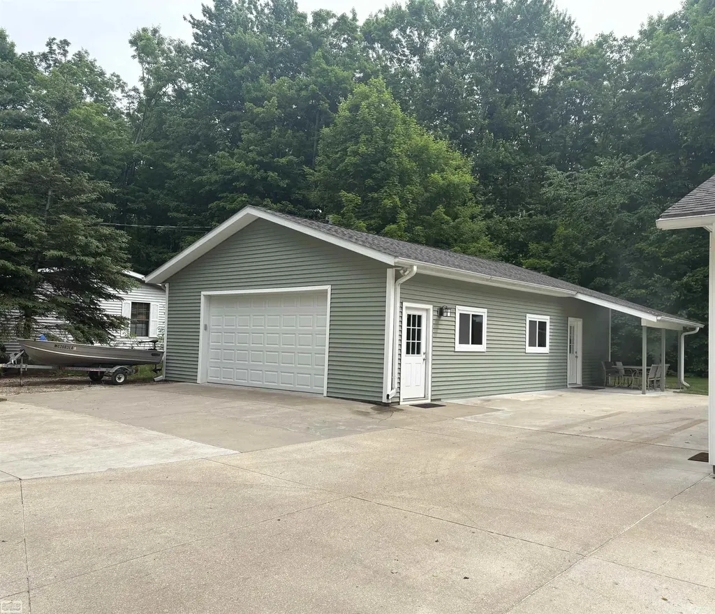 7903 Macatawa Trail Gaylord City MI 49735