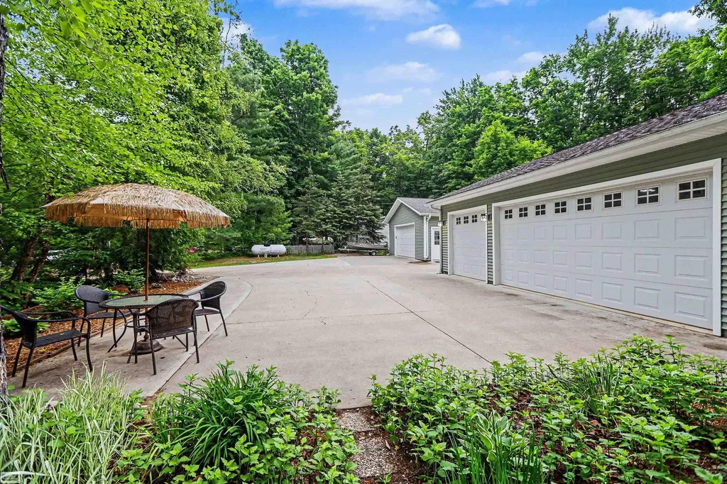 7903 Macatawa Trail Gaylord City MI 49735