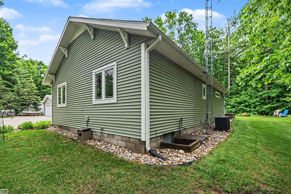 7903 Macatawa Trail Gaylord City MI 49735
