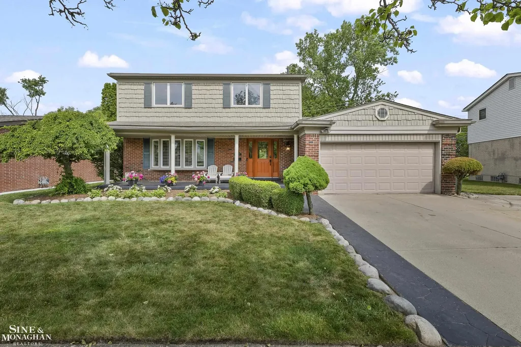 23209 Robert John Street St. Clair Shores City MI 48080