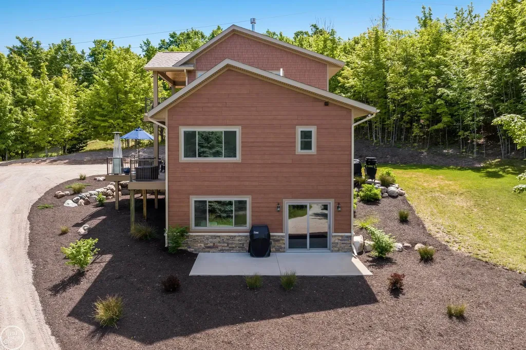525 High Pines Trail Melrose Township MI 49712
