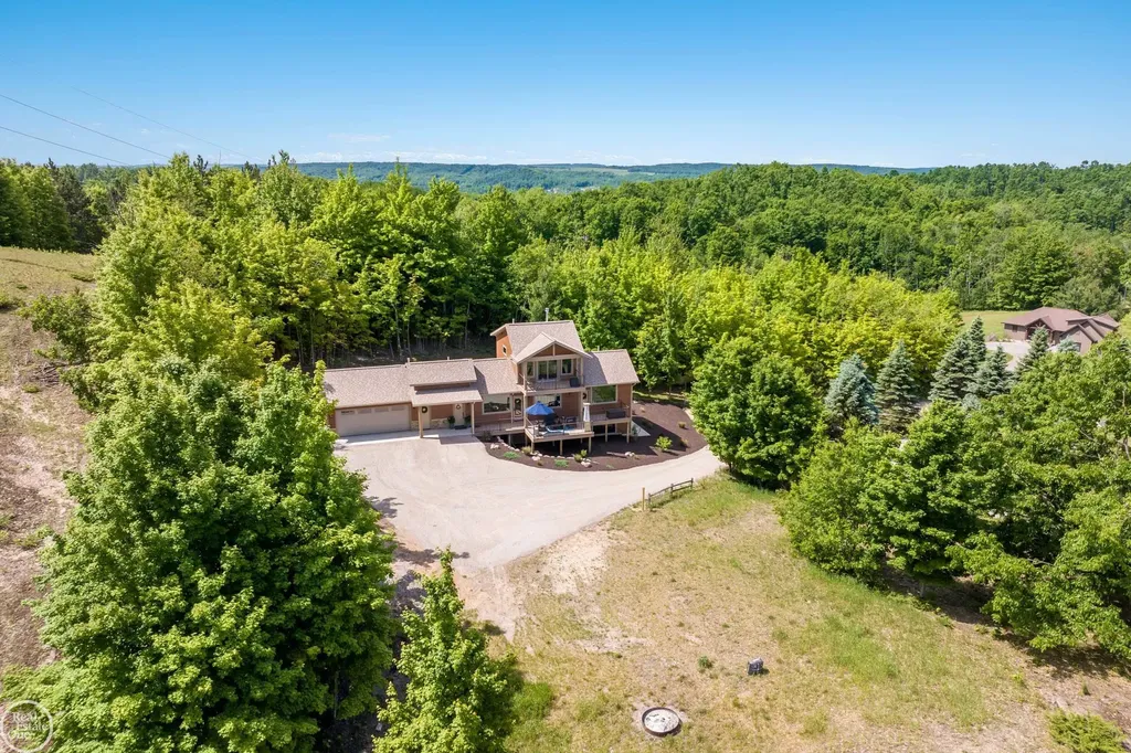 525 High Pines Trail Melrose Township MI 49712