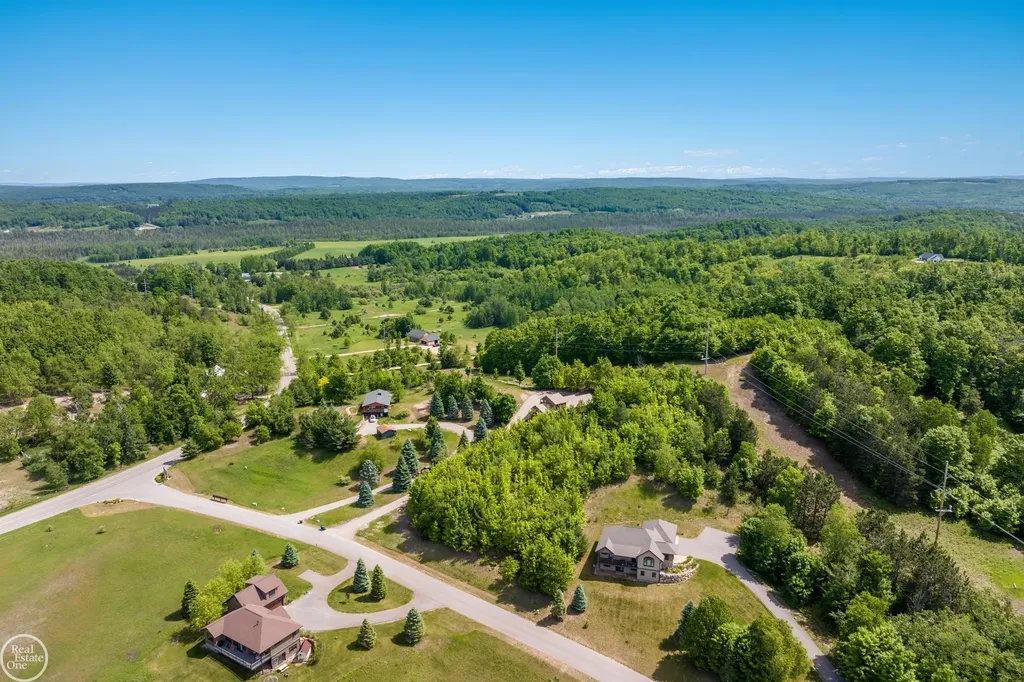 525 High Pines Trail Melrose Township MI 49712