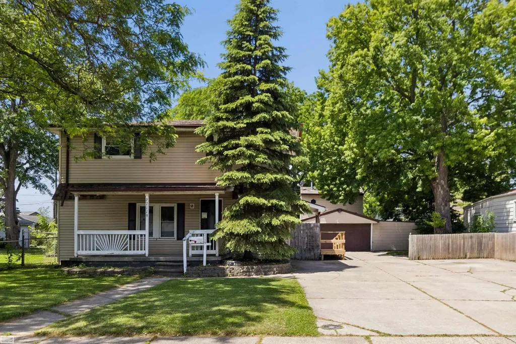 27119 Blum Street Roseville City MI 48066
