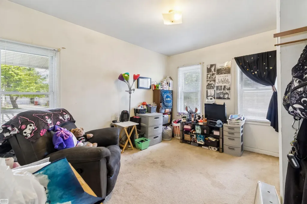 27119 Blum Street Roseville City MI 48066
