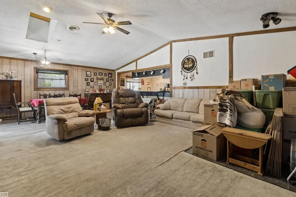 27119 Blum Street Roseville City MI 48066