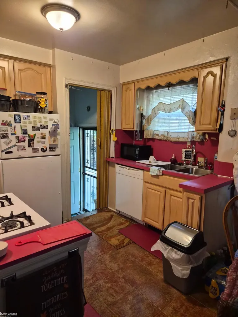 19461 Murray Hill Street Detroit City MI 48235