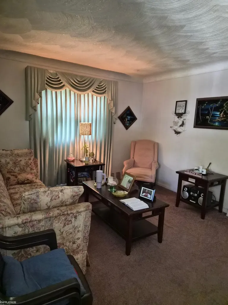 19461 Murray Hill Street Detroit City MI 48235