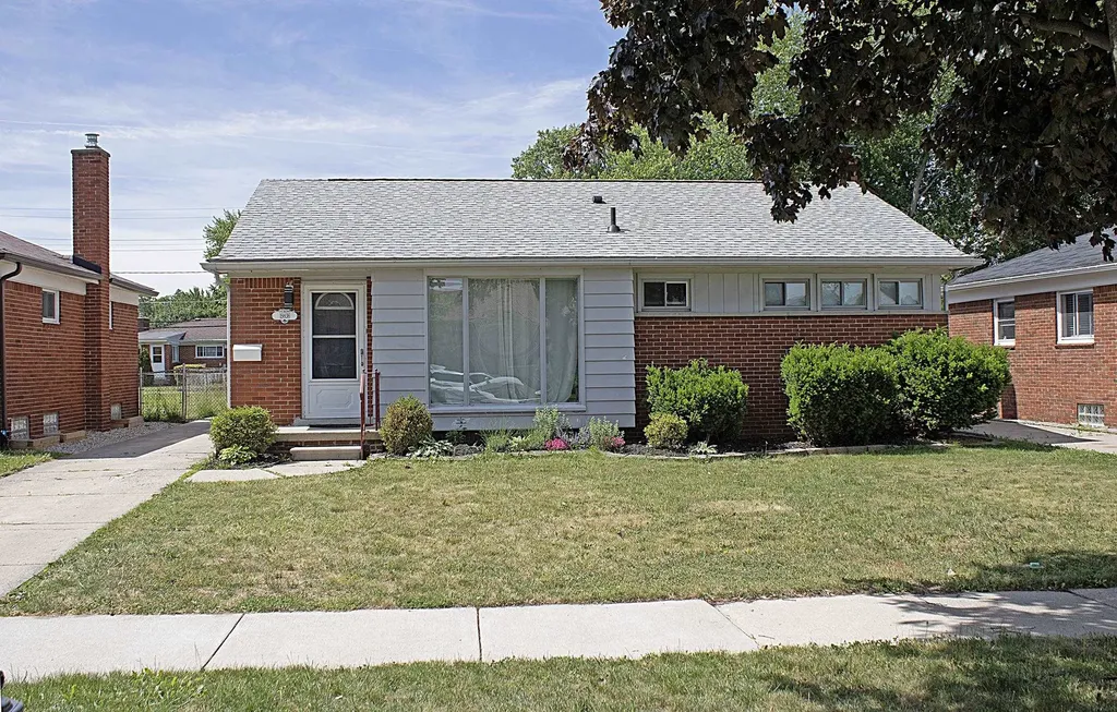 19836 Shady Lane Avenue St. Clair Shores City MI 48080