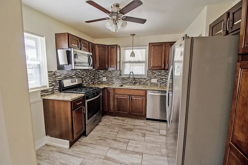 19836 Shady Lane Avenue St. Clair Shores City MI 48080