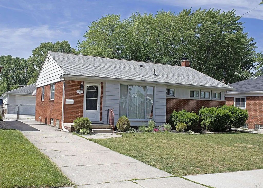 19836 Shady Lane Avenue St. Clair Shores City MI 48080