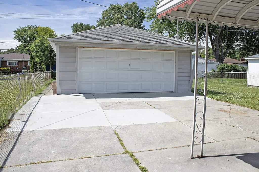 19836 Shady Lane Avenue St. Clair Shores City MI 48080