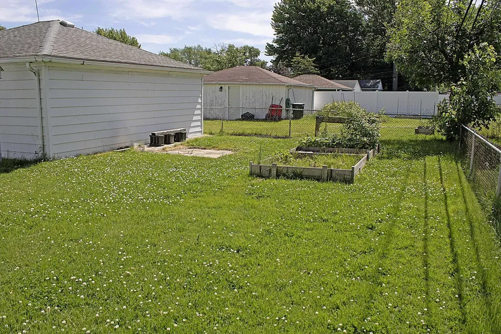 19836 Shady Lane Avenue St. Clair Shores City MI 48080