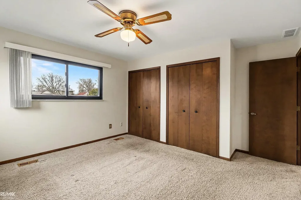 142 Channelsyde Dr Drive Algonac City MI 48001
