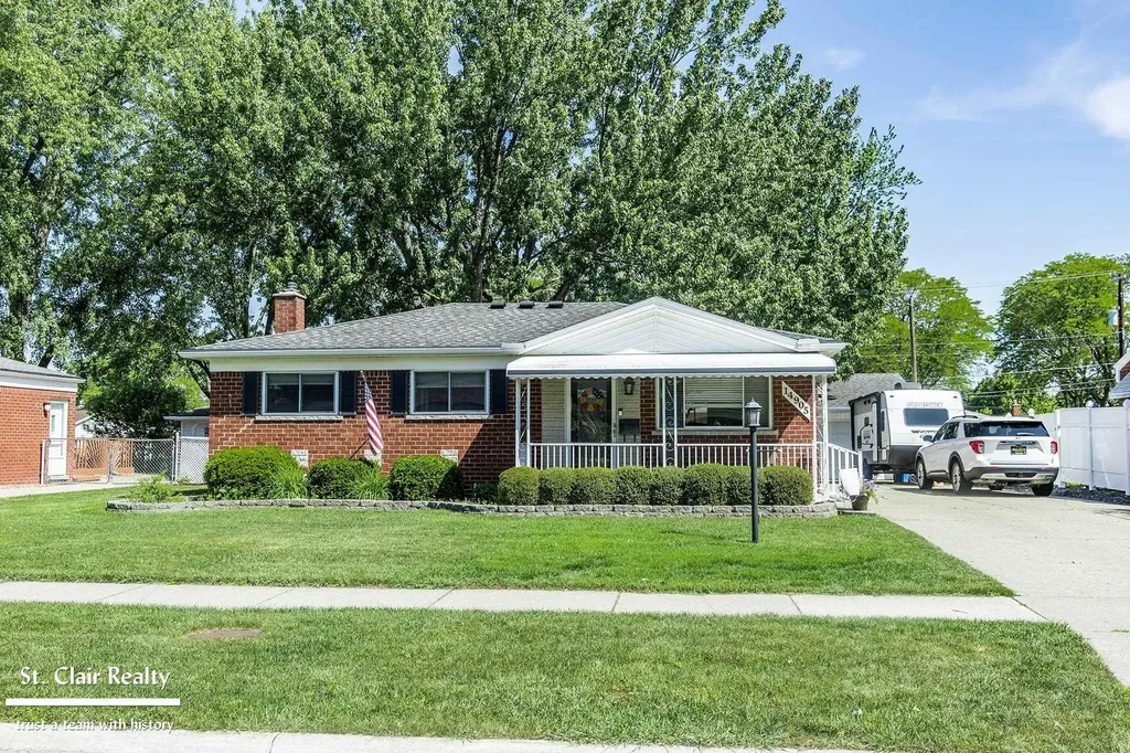 14905 Chippewa Drive Warren City MI 48088