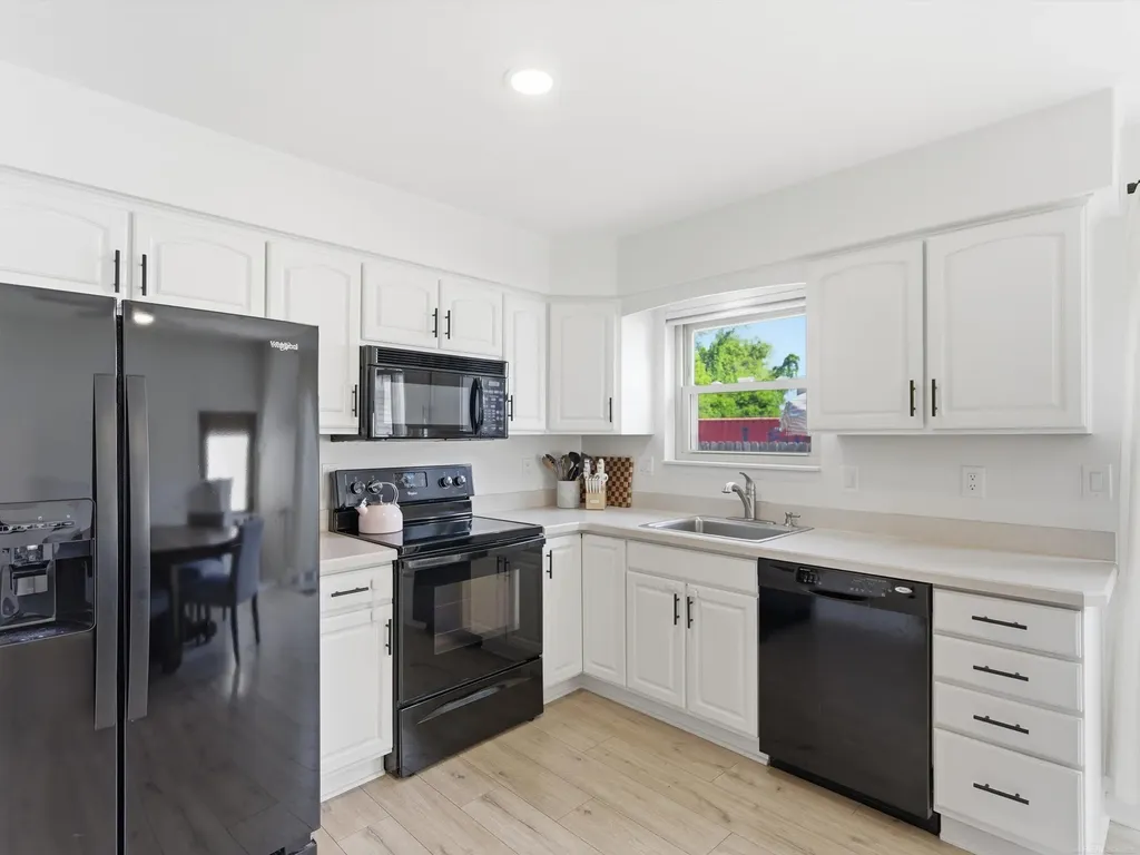 15637 Cox Street Clinton Charter Township MI 48038