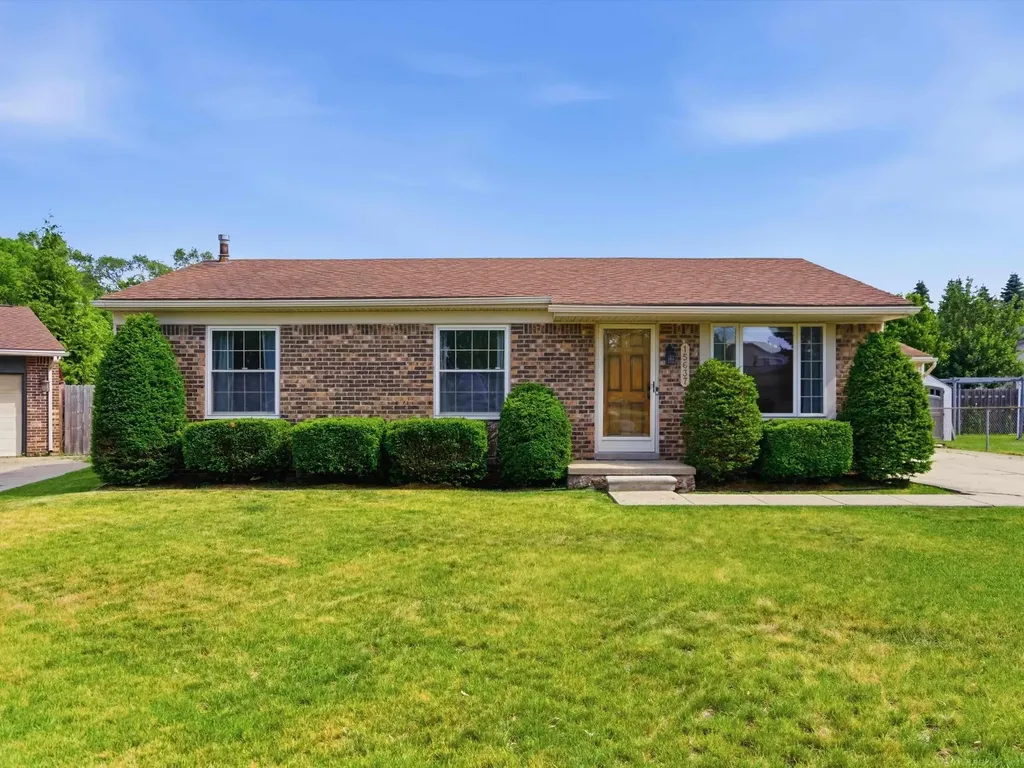 15637 Cox Street Clinton Charter Township MI 48038