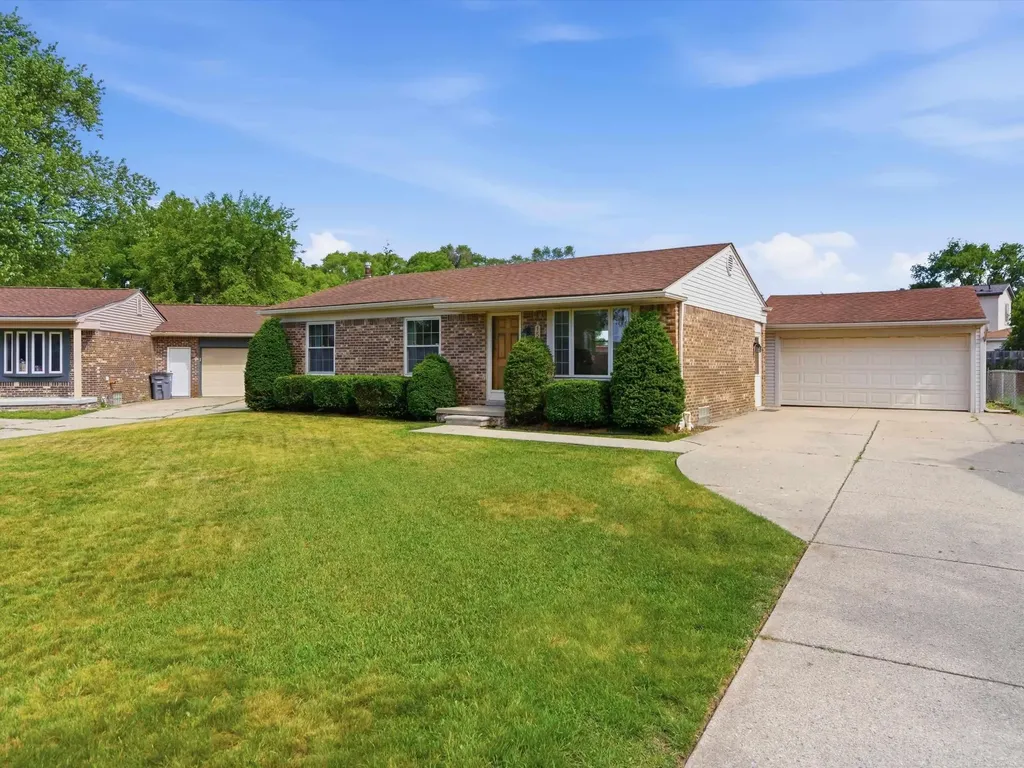 15637 Cox Street Clinton Charter Township MI 48038
