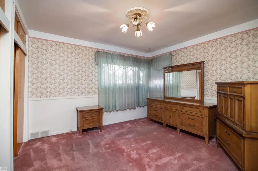 20424 Sunnydale Street St. Clair Shores City MI 48081