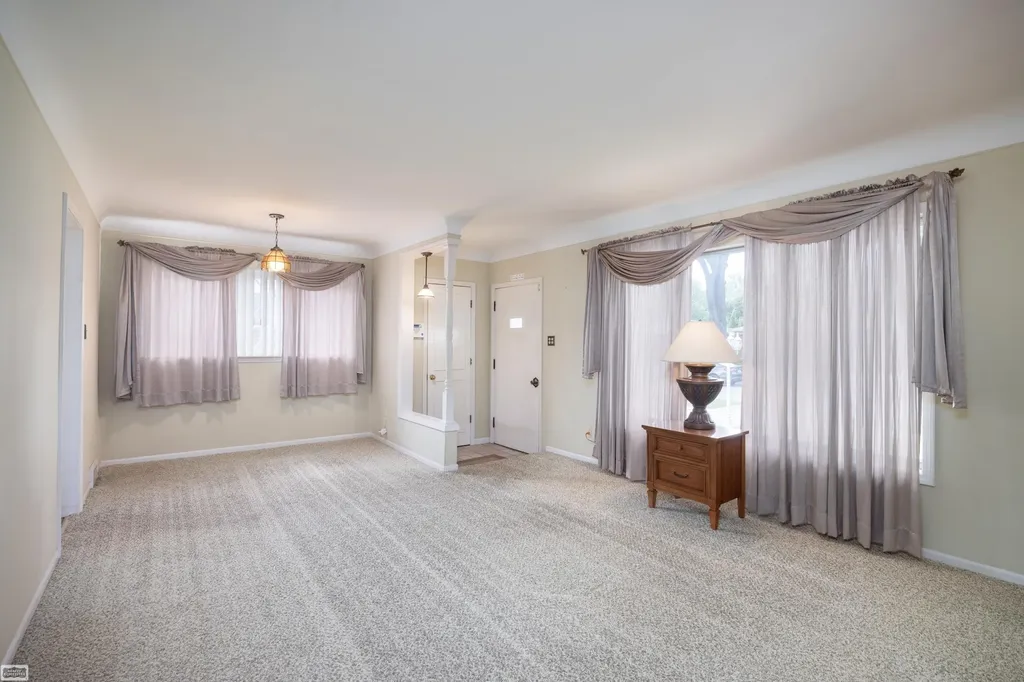 20424 Sunnydale Street St. Clair Shores City MI 48081
