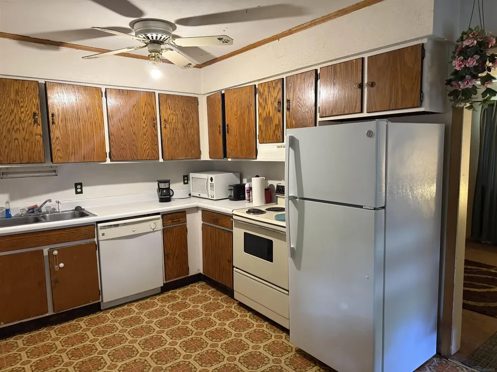 506 Fassett Street Algonac City MI 48001