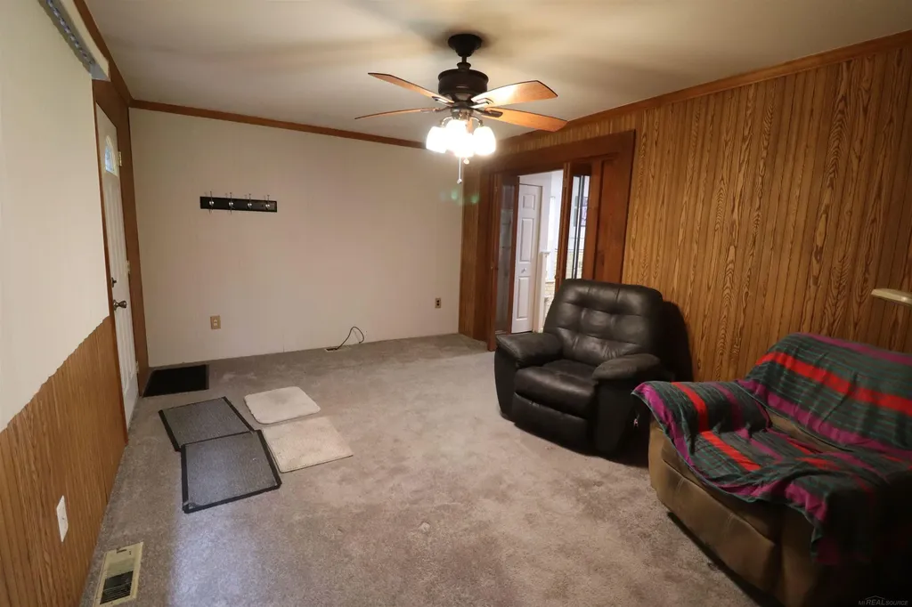 24252 Tuscany Street Eastpointe City MI 48021