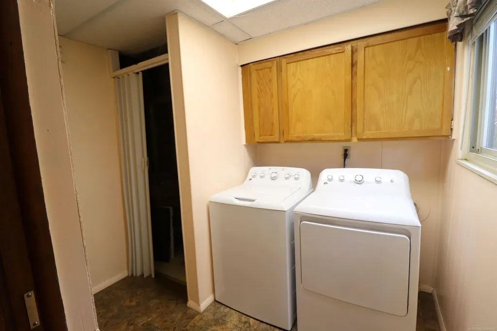 24252 Tuscany Street Eastpointe City MI 48021