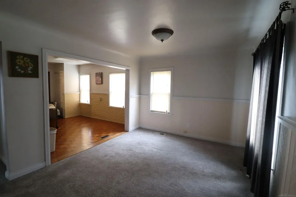 24252 Tuscany Street Eastpointe City MI 48021